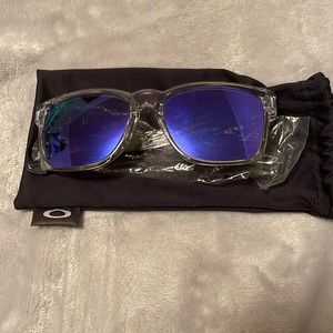 Oakley sunglasses, gray with polarized lenses